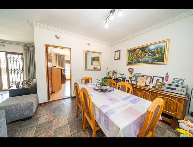 4 BEDROOM FREESTANDING FOR SALE IN DALPARK EXT 11